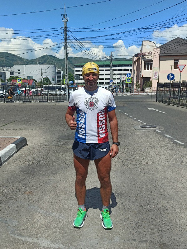 Игорь Корытин пробежал 50 км от Анапы до Новороссийска