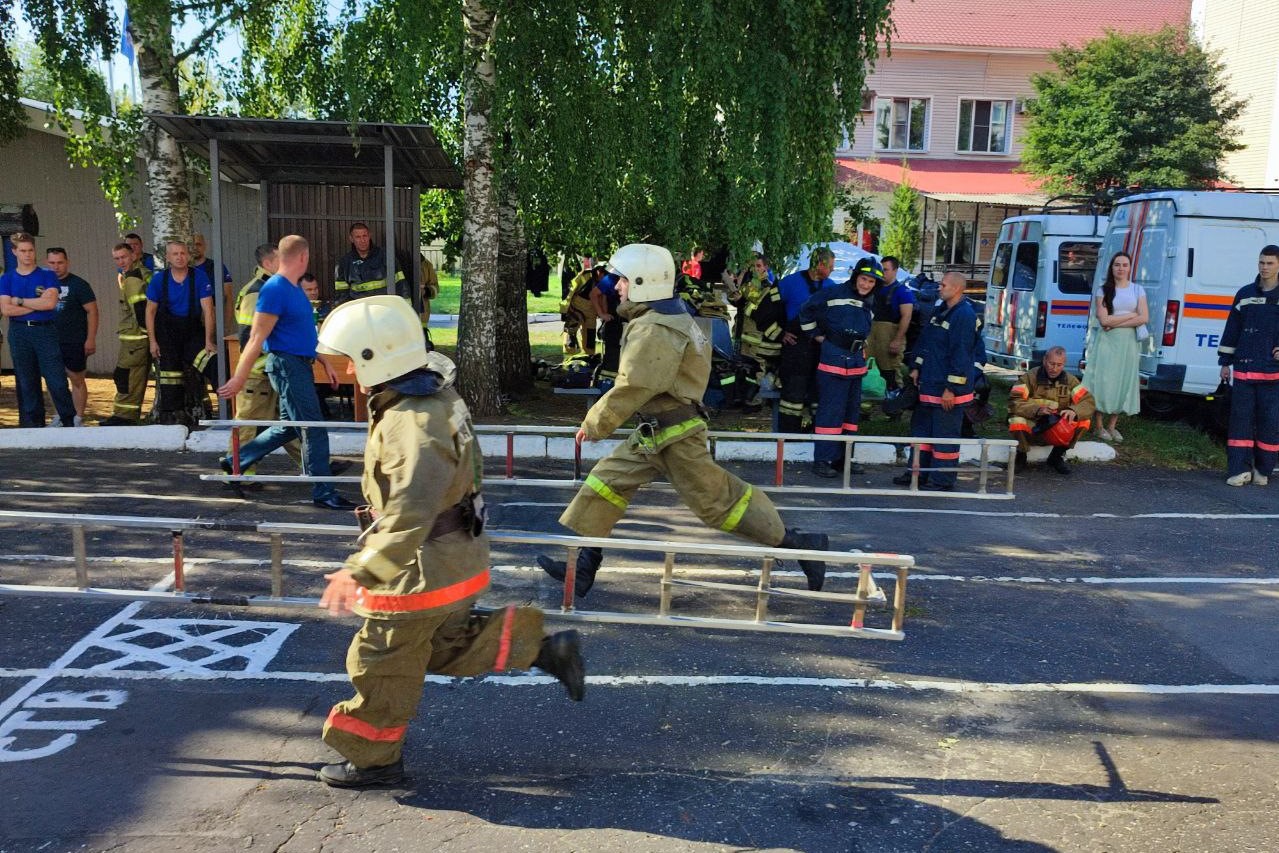 Заводчане выиграли соревнования по пожарно-спасательному спорту