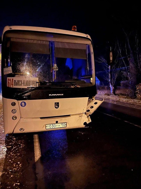 Автобус «Умка» попал в аварию по дороге из Нижнего Новгорода