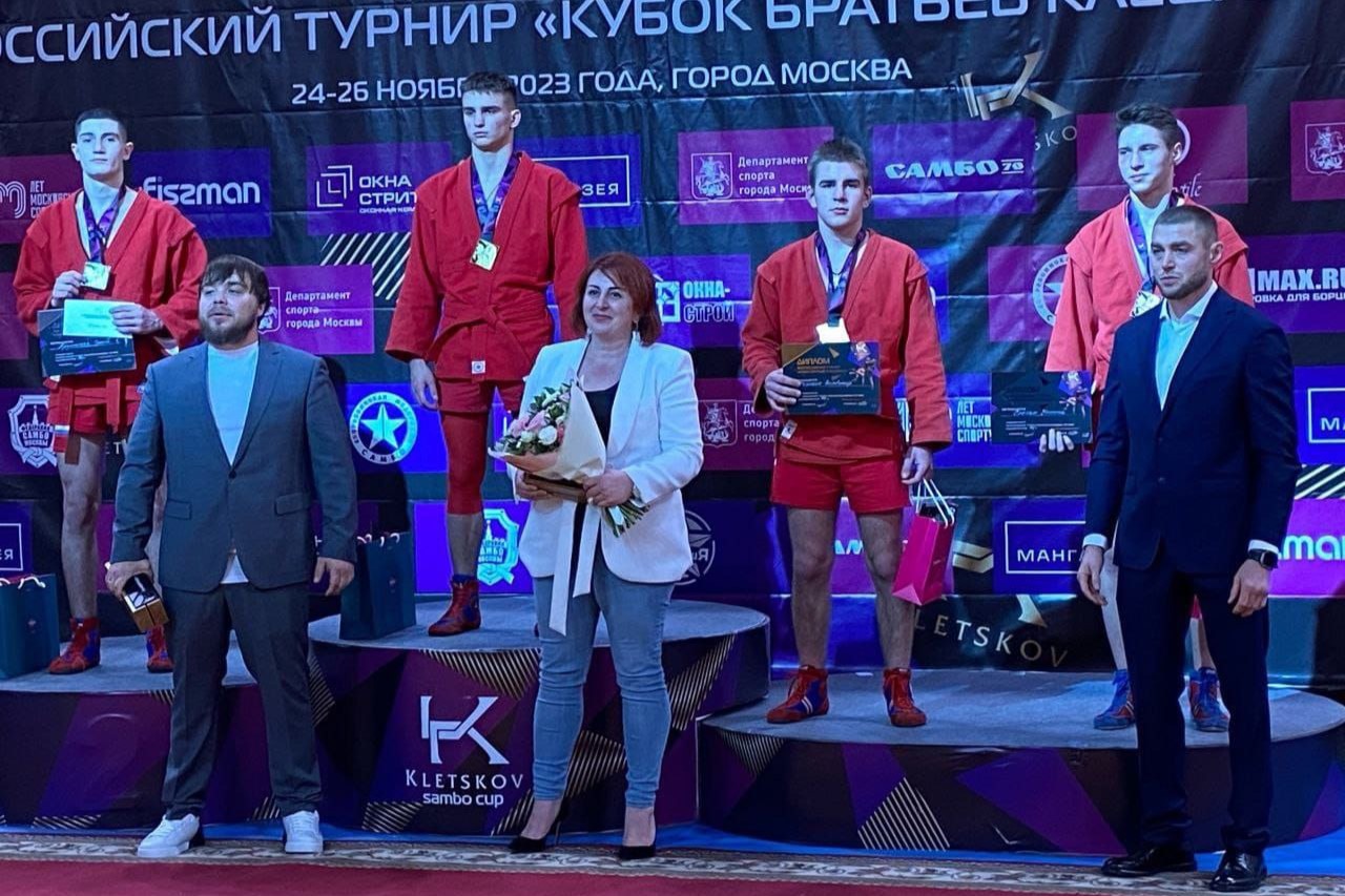 Самбист Егор Михеев одержал волевую победу на Кубке братьев Клецковых