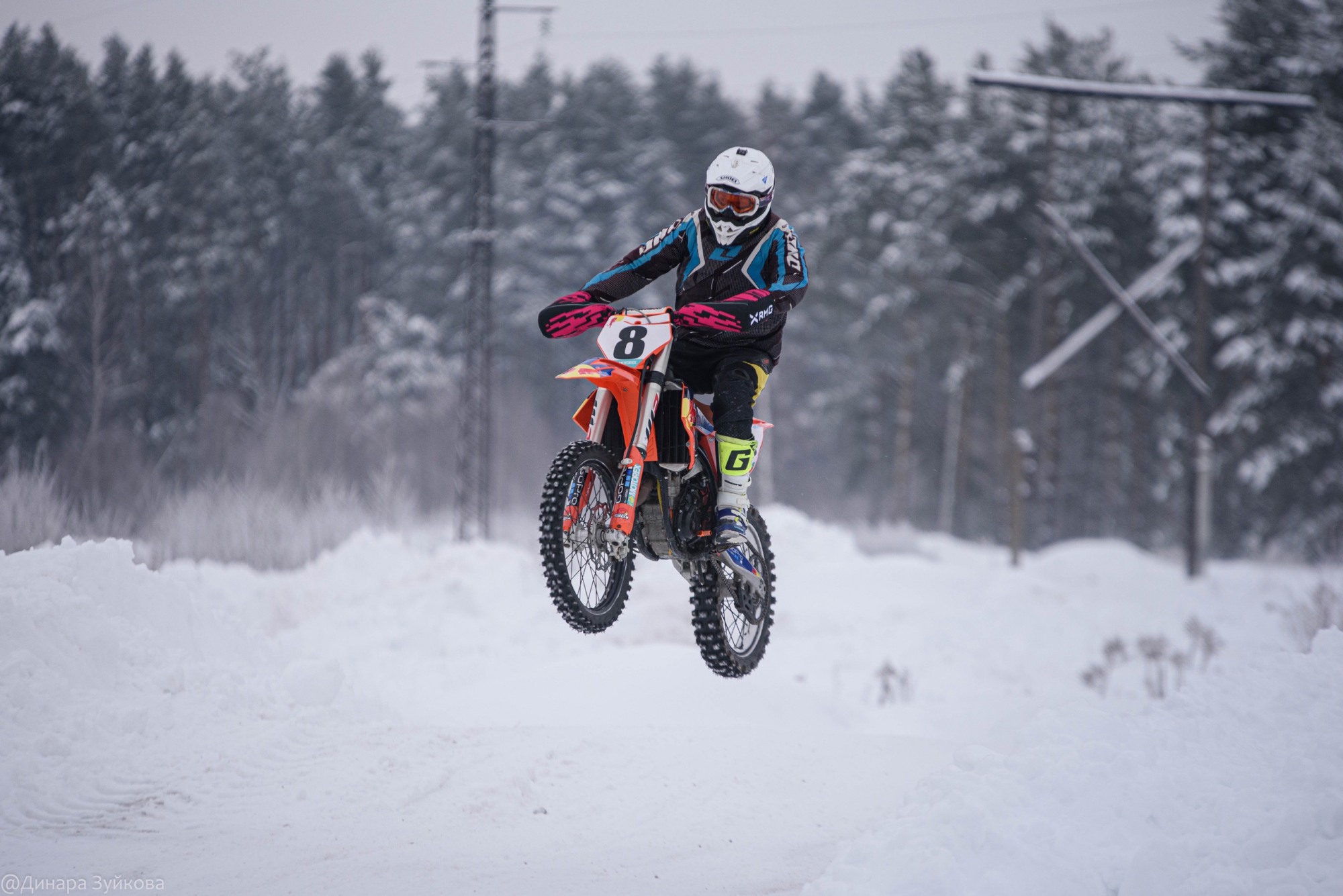 Антон Кравцов выиграл первый этап зимнего чемпионата области по мотокроссу