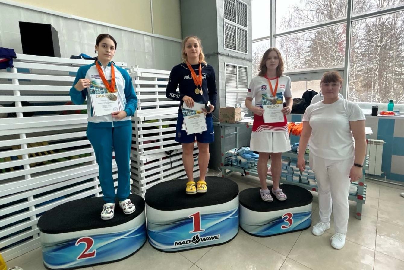 Пловцы завоевали восемь медалей на чемпионате и первенстве области