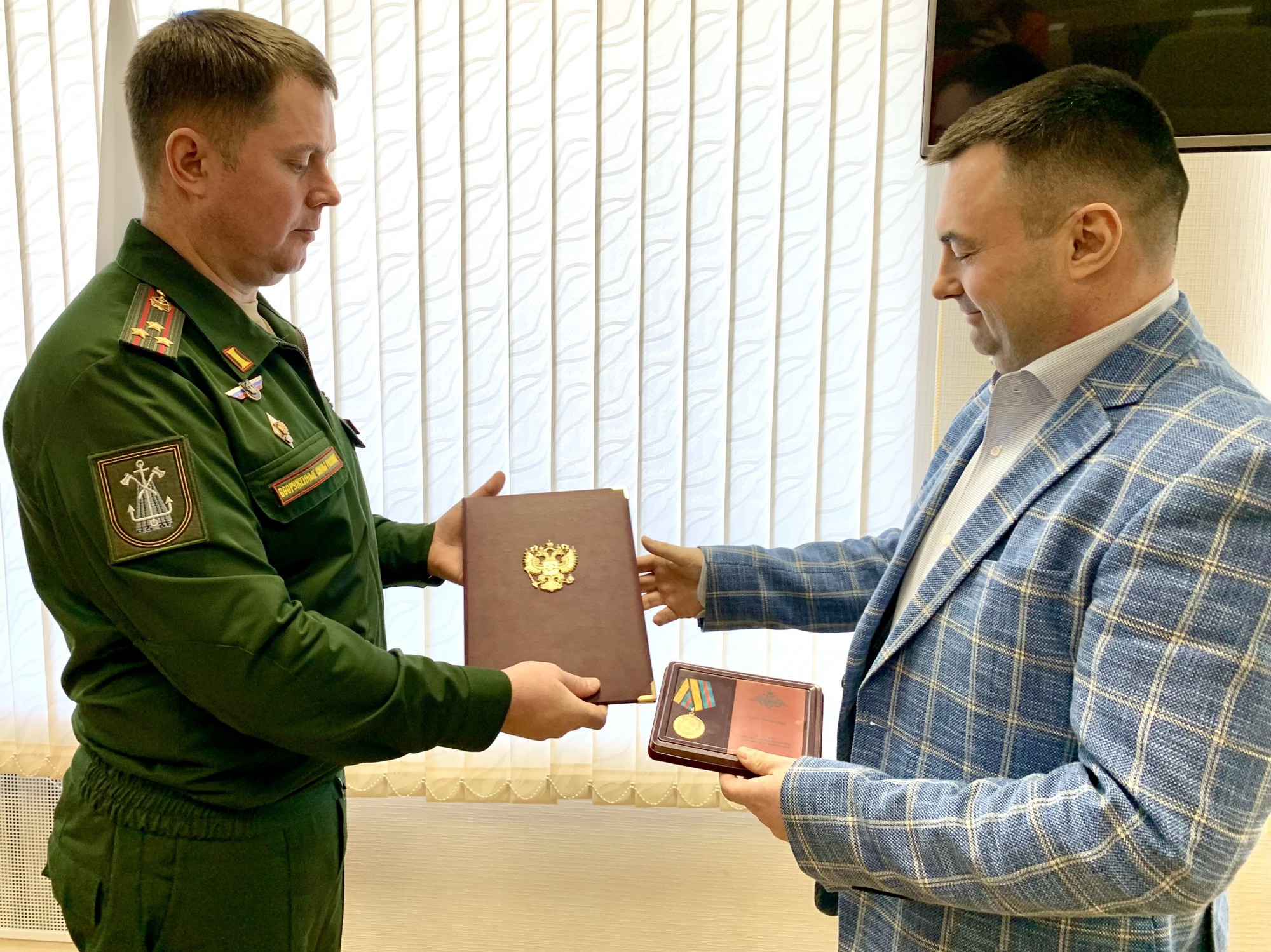 Романа Фролова наградили медалью «За укрепление боевого содружества»
