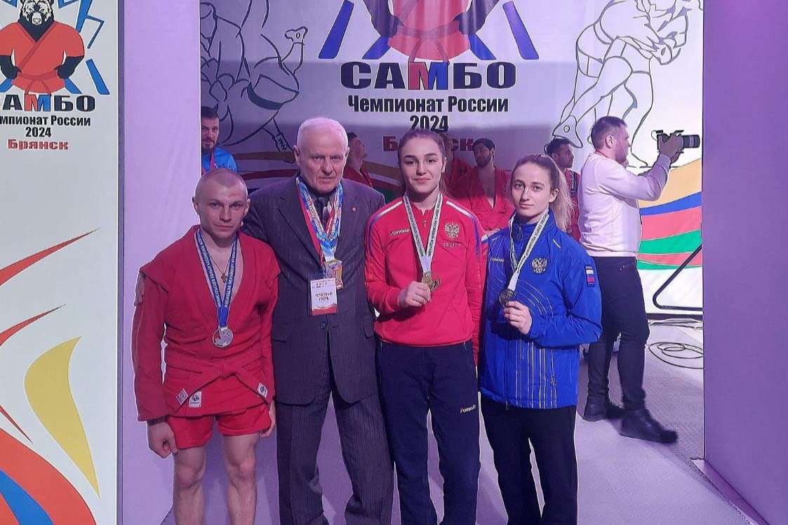 Самбисты завоевали золото и три серебра на чемпионате России