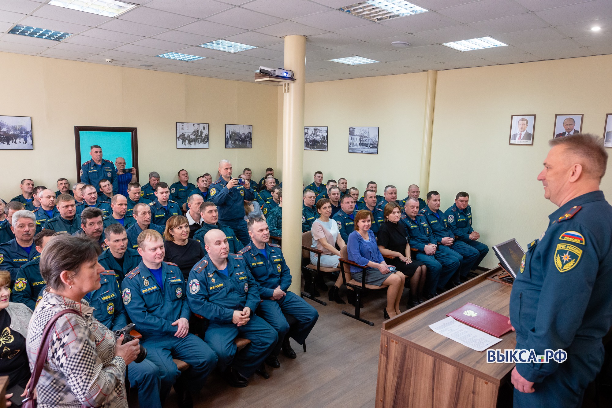 Начальника пожарной части Дмитрия Зюзина торжественно проводили на пенсию 📷
