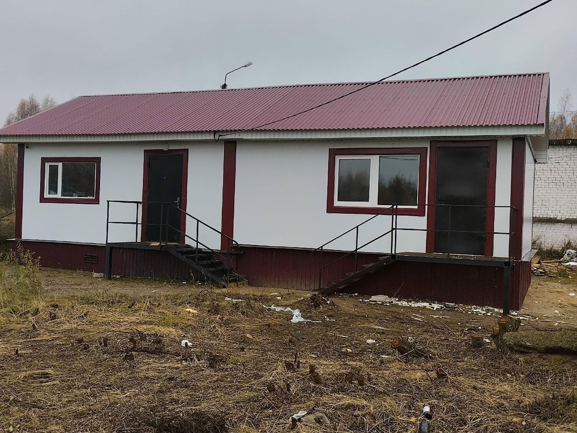 В поселке Дружба открылись новые раздевалки для футболистов